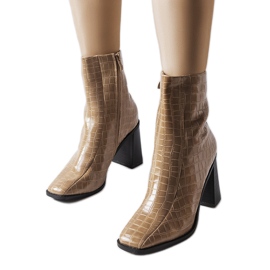 Bottines isolées beiges à motif crocodile Belluci