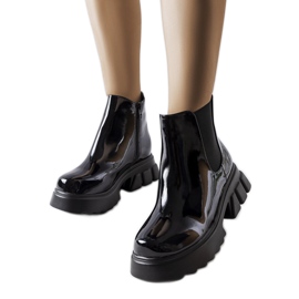 Bottes isolées laquées noires Delit le noir