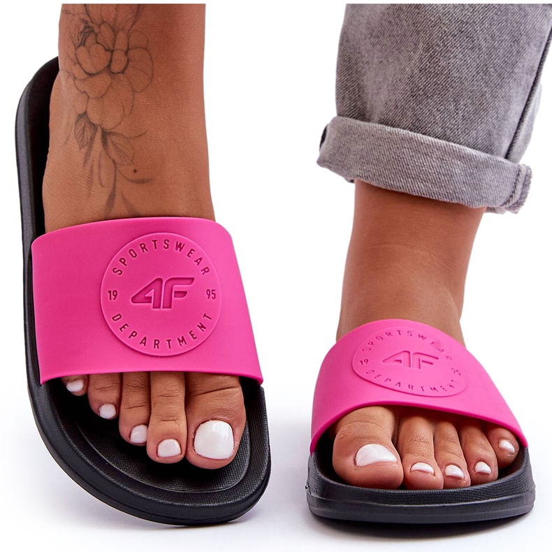 Chaussons Sport Femme 4F 4FSS23FFLIF069-55S Rose-Noir