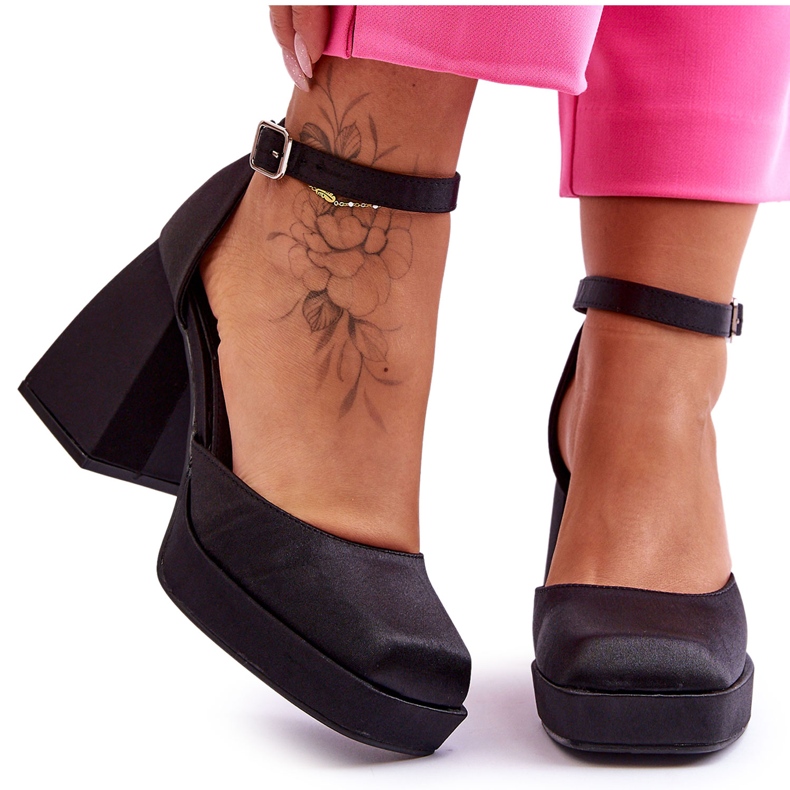 PA1 Escarpins à la mode sur des talons massifs Black Sandia le noir