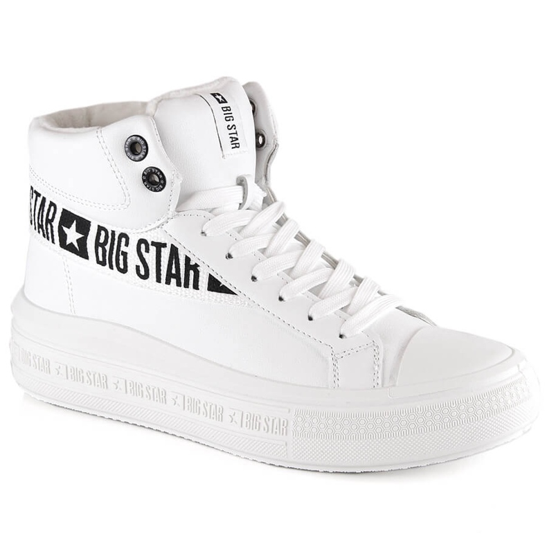 Chaussures de sport isolées blanches Big Star MM274009 Chaussures de sport isolées blanches Big Star MM274009