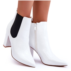 Bottes Laquées Sur Un Talon Blanc Evita