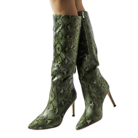 Bottes à talons hauts en peau de serpent vert carmin