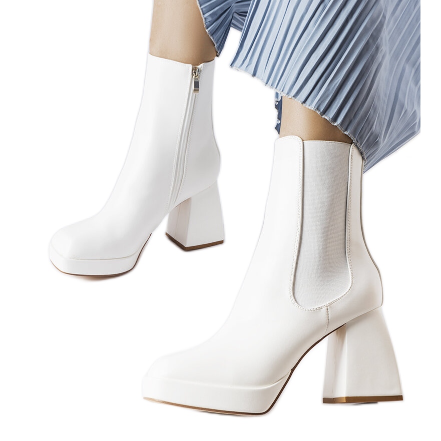 Bottines à talons blanches sale