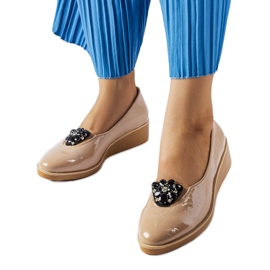 Ballerines laquées beiges avec embellissement Mellori