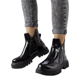 Bottes isolées laquées noires Ritte