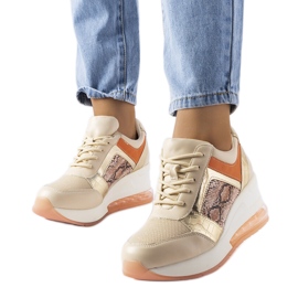 Inna Baskets compensées beiges d'Irpina