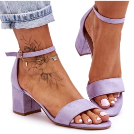 Sandales à talons bas classiques en daim violet lune de miel