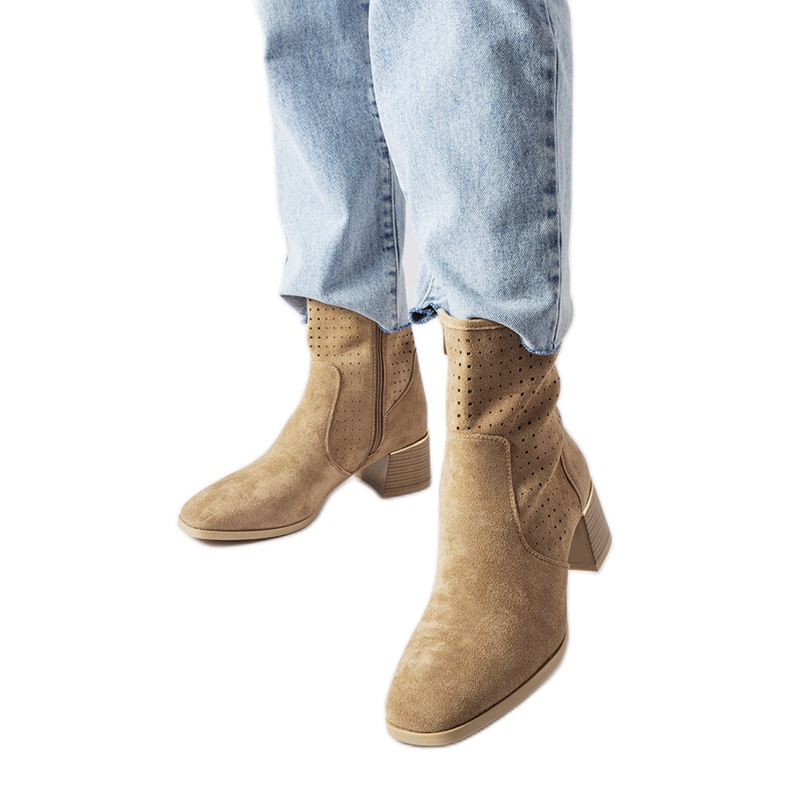 Bottines beiges à tige perforée de Cavallo Bottines beiges à tige perforée de Cavallo