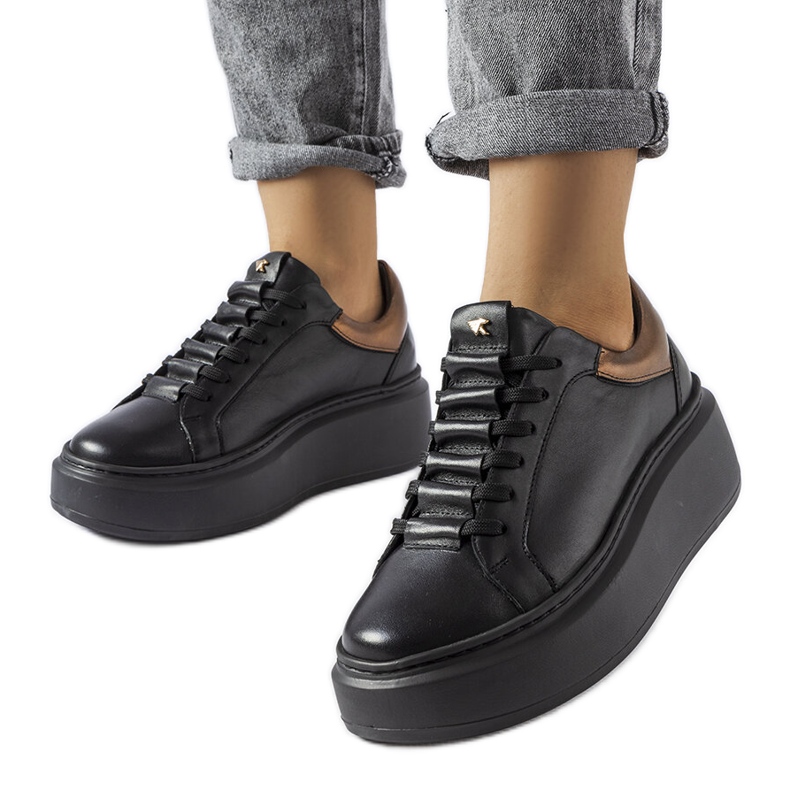 Chaussures noires LS5379 le noir