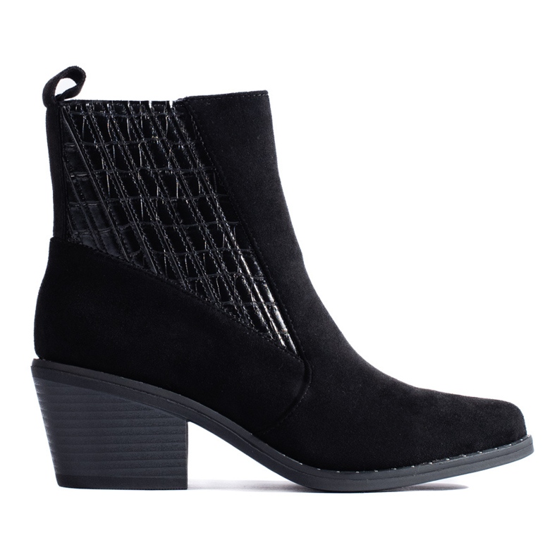 Bottes noires élégantes pour femmes sur le poste Shelovet le noir Bottes noires élégantes pour femmes sur le poste Shelovet le noir