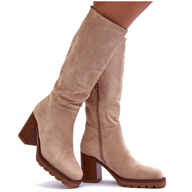 Bottes en daim beige Virdana à talons massifs