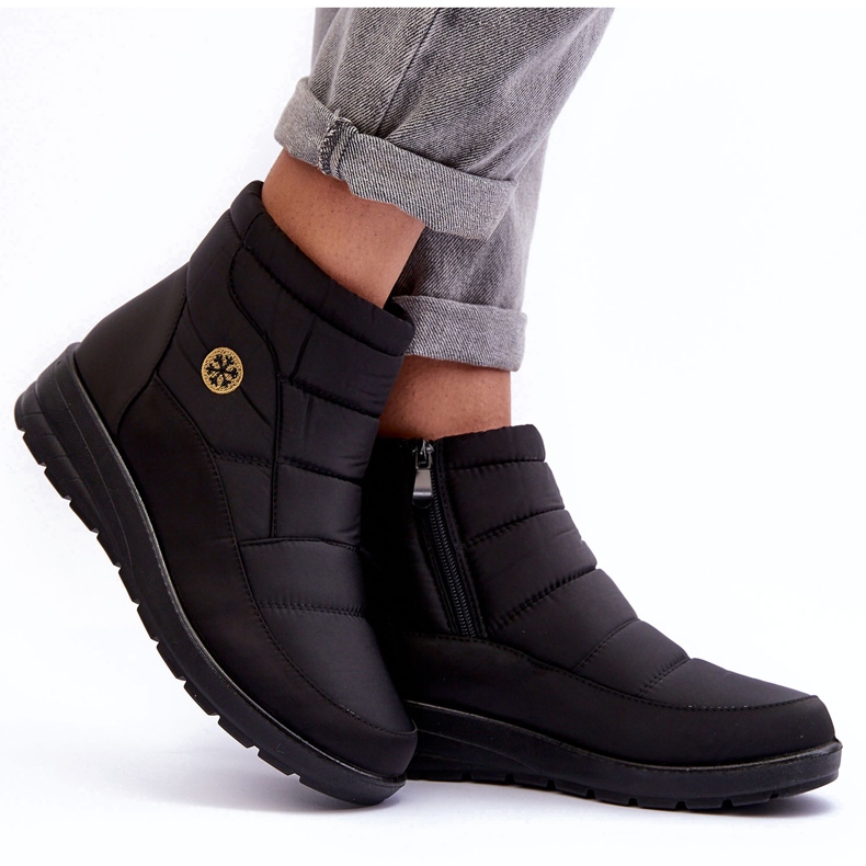 News Bottes de neige isolées pour femmes noires le noir