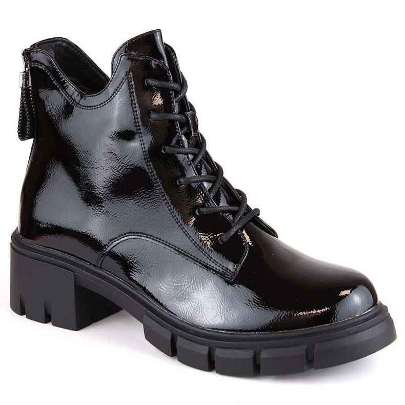 Bottines femme en cuir verni à talon et plateforme, isolées noir Vinceza 16438 le noir Bottines femme en cuir verni à talon et plateforme, isolées noir Vinceza 16438 le noir