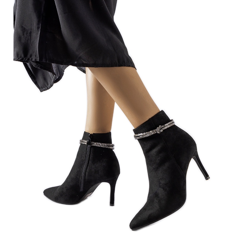 Bottes isolées noires à talon haut de Vinceza le noir