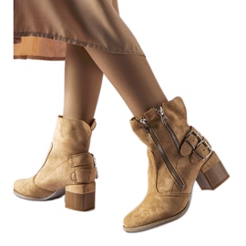Bottines beiges à tige ample de Plourde