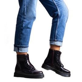 Bottes de randonnée isolées noires de Royer