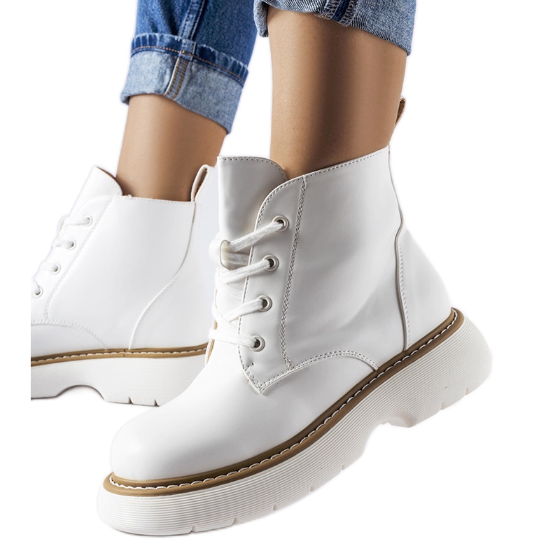 Chaussures de travailleurs blanches sur une épaisse plateforme Sacco