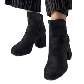 Bottines noires sur un talon Itaf massif le noir