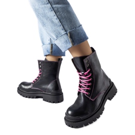 Inna Bottes noires avec fil Oberto rose décoratif