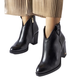 Bottes isolées en cuir noir Karino le noir