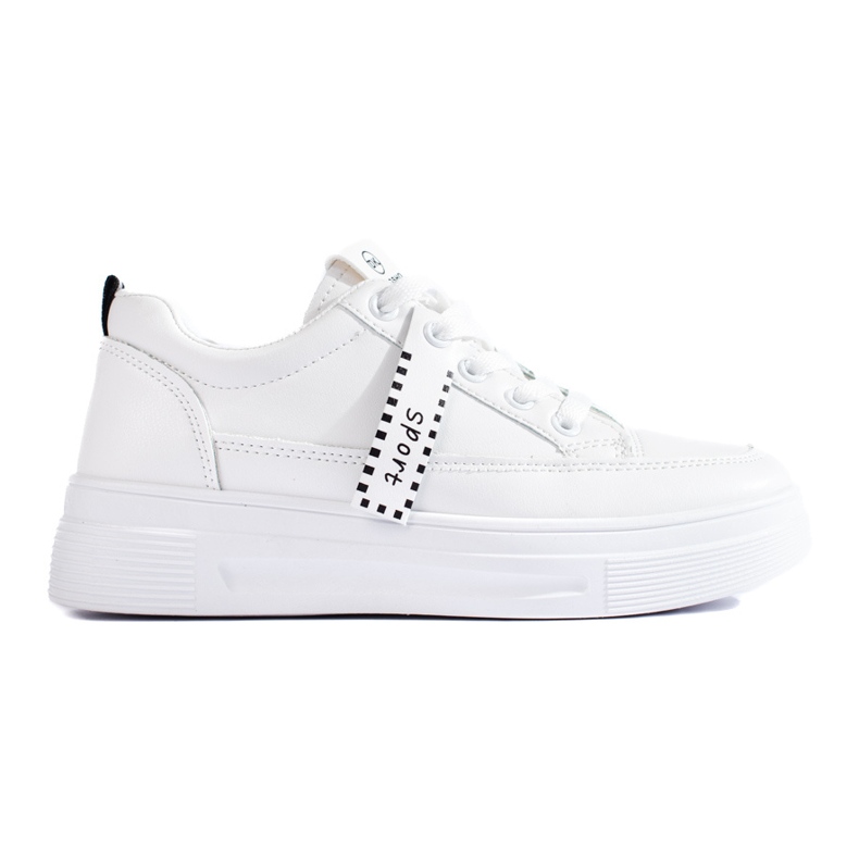 Baskets blanches sur la plateforme Shelovet