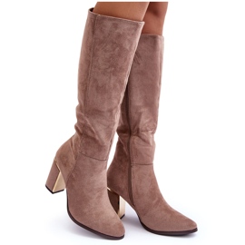 Bottes à talons hauts en daim beiges de Kilrenita