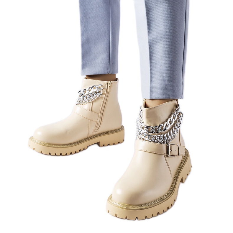 Bottines beiges avec chaînes décoratives de Mezzavia