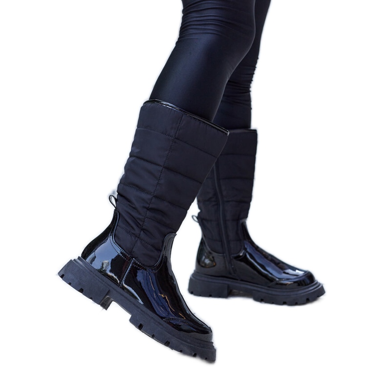 Bottes vernies isolées noires de Villafranca le noir