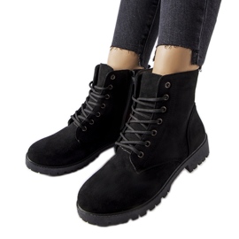 Inna Bottines Rosing isolées en éco-daim noires le noir