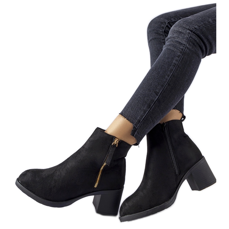Bottines à talons bas en éco-daim noir Ivano le noir
