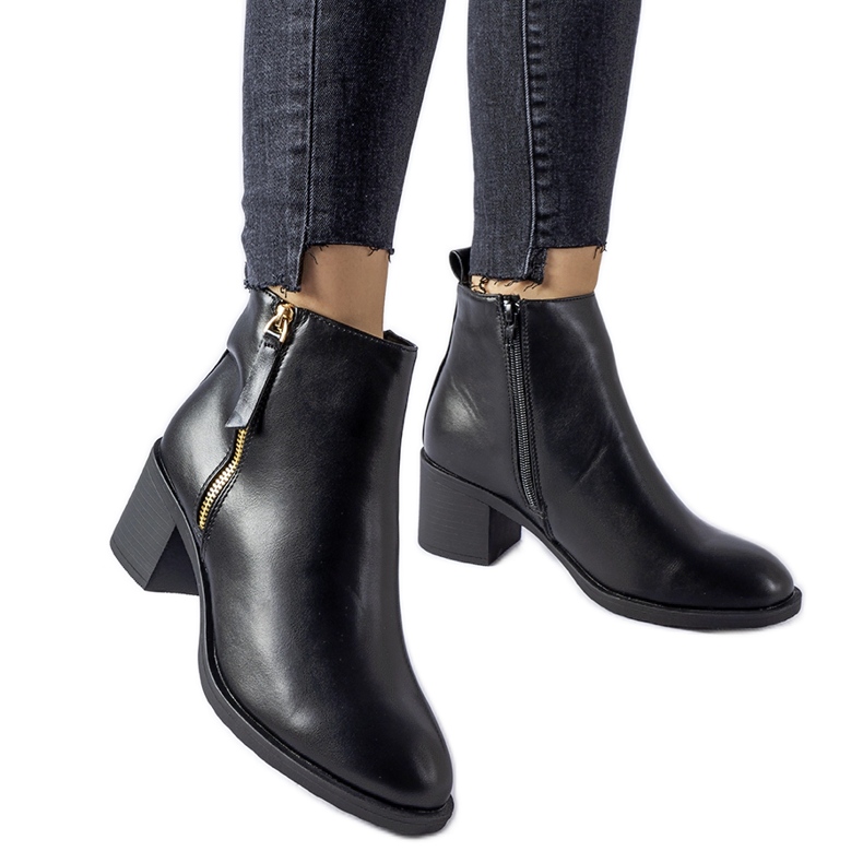 Bottines à talons bas classiques Ivano noires le noir
