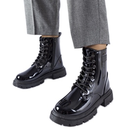Inna Bottes Mestervi noires, isolées et vernies