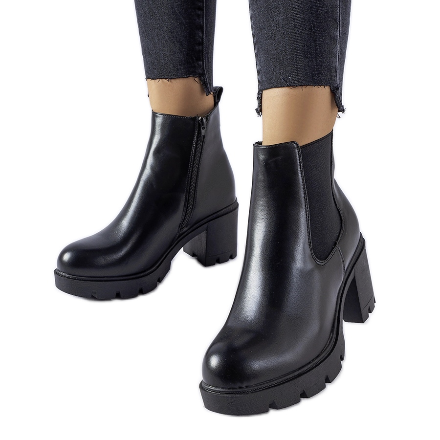 Bottine noir top talon epais