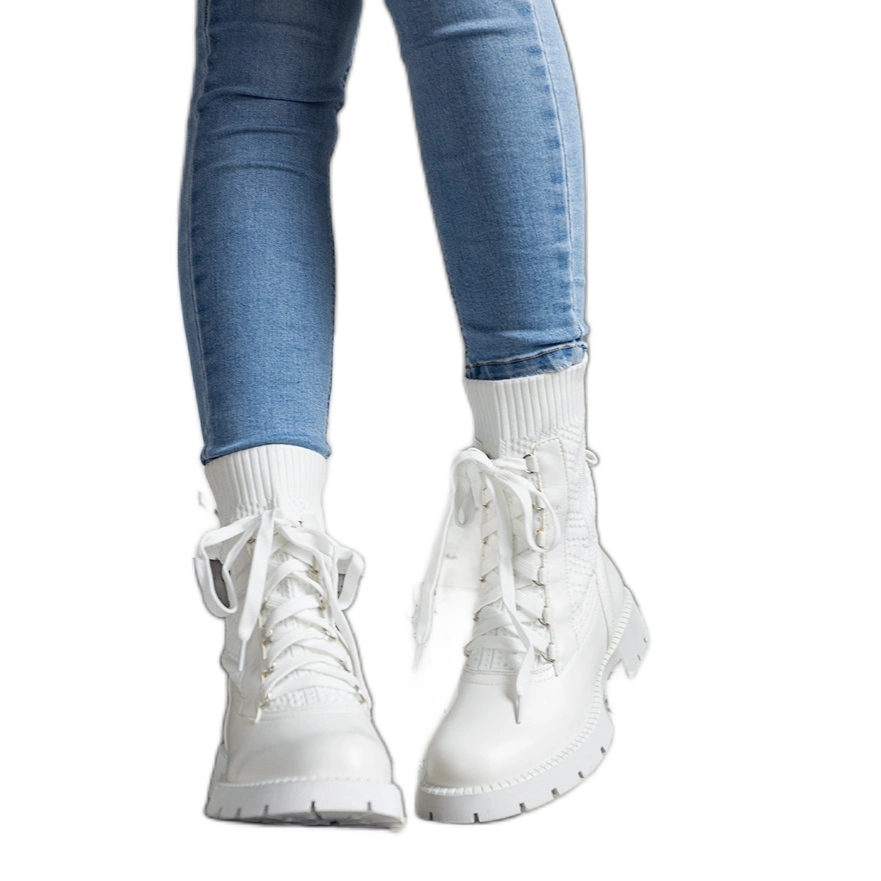 Boots chaussettes ajourees blanches par Portico