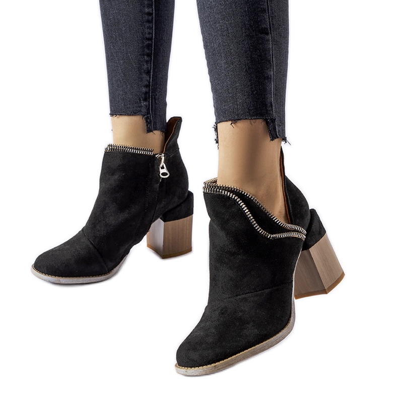 Bottines noires sur talon décoratif Odo le noir Bottines noires sur talon décoratif Odo le noir