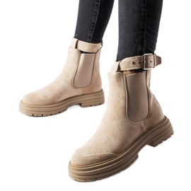 Bottines beiges avec fermoir décoratif par Abela
