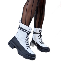 Travailleurs Apodaca isolés blancs et noirs