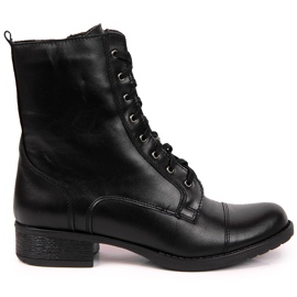 Bottes isolées en cuir noir pour femmes par Dolce Pietro le noir