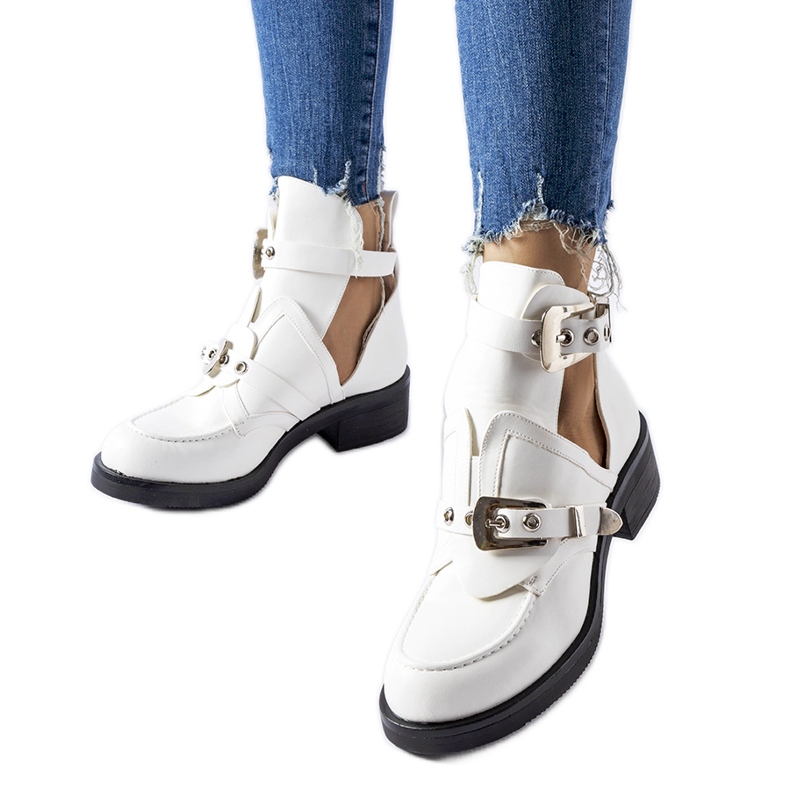 Bottines blanches à découpes de Sperone