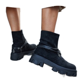 Bottines noires avec bracelet décoratif