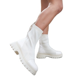 Bottines chaussettes vernies beiges d'Albertina