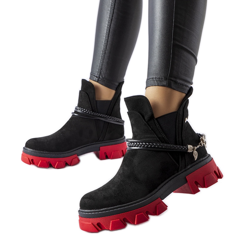 Inna Bottines noires ornées d'une semelle Ettore rouge le noir