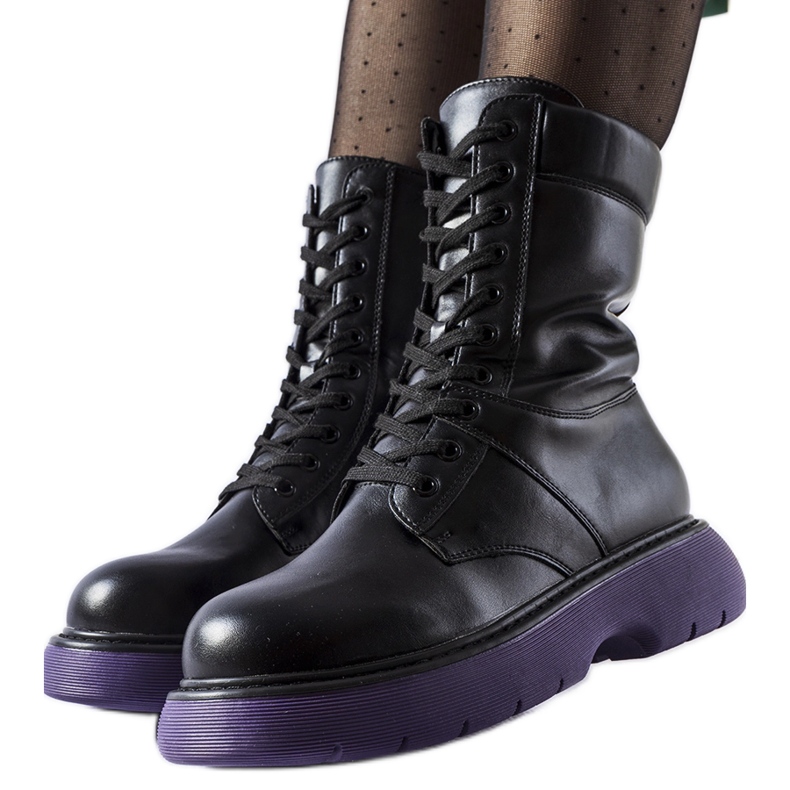 Chaussures isolées noires à semelle violette Beata le noir