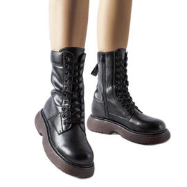 Bottes isolées noires avec semelle marron Beata le noir Bottes isolées noires avec semelle marron Beata le noir