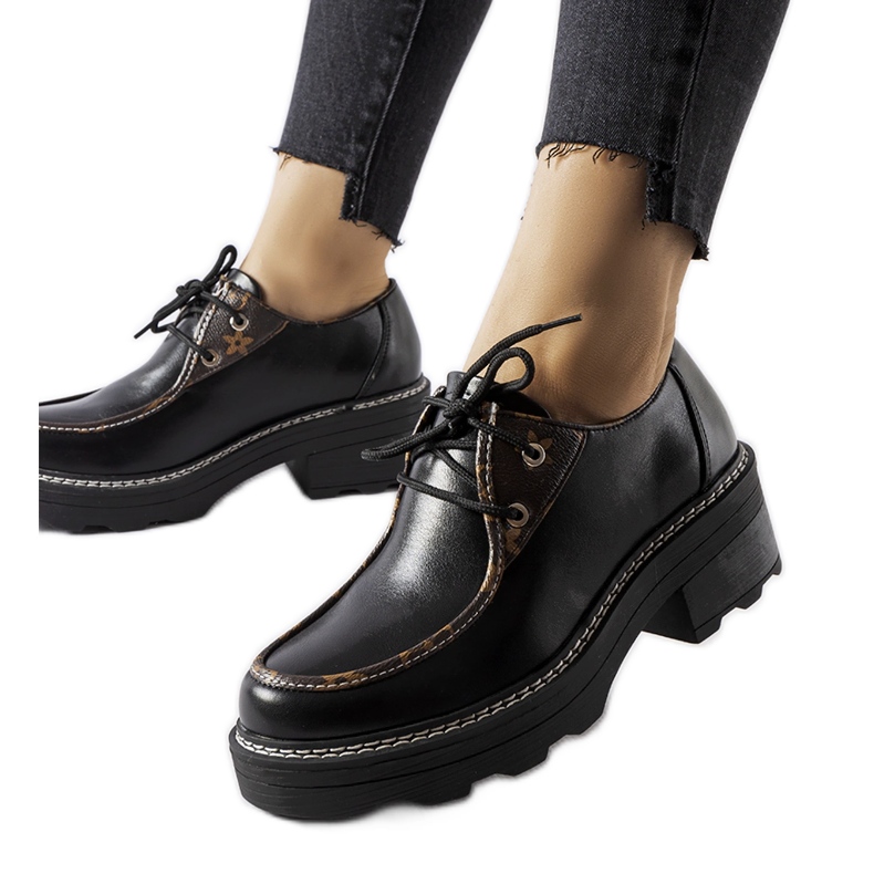 Chaussures basses noires à talon massif Fondachetto le noir