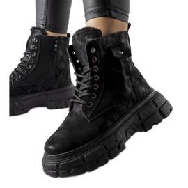 Inna Bottes isolées noires sur la plateforme Lina