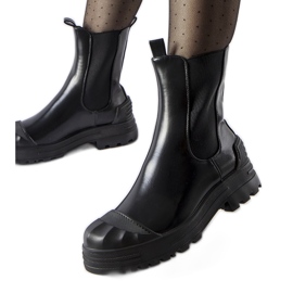 Bottines Albanaises noires, isolées et massives