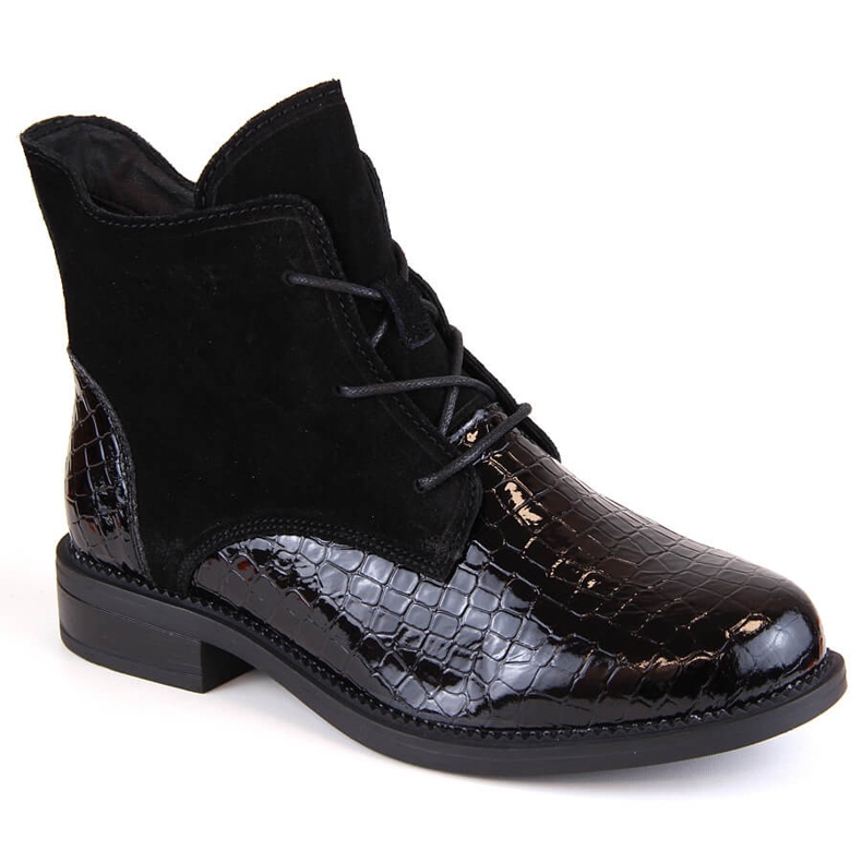 Bottes noires isolées en cuir suédé verni T.Sokolski 722 le noir