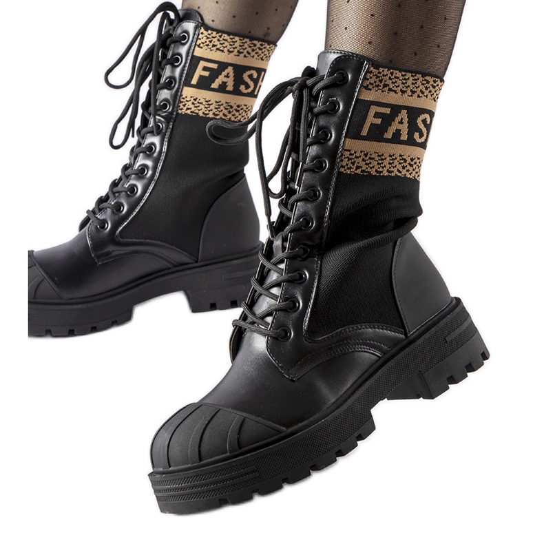 Chaussures chaussettes noires avec inscription Daria marron le noir Chaussures chaussettes noires avec inscription Daria marron le noir
